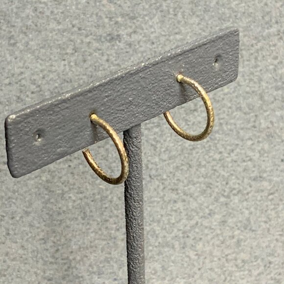 Vintage Jewelry - Textured Hoop Pierced Earrings 0.75 In Small Silver Minimalist